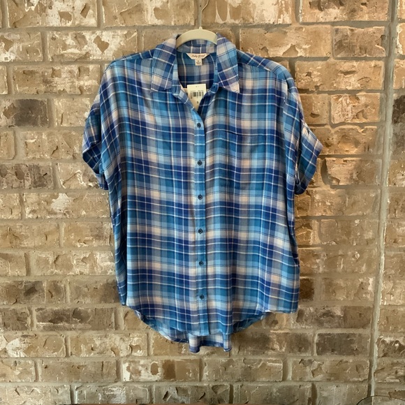 Button Down Top - Picture 4 of 5